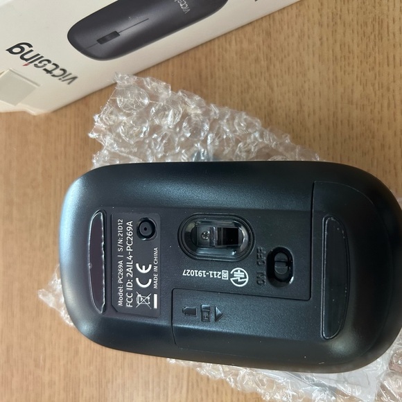 Black Wireless Mouse Compact Design - Picture 4 of 6